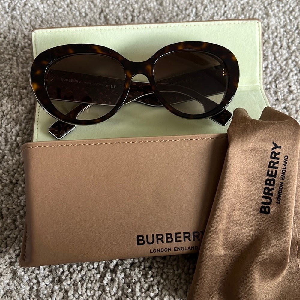 Burberry sunglasses, cat eye, plastic